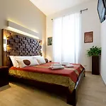 Adventor Eco-Suites